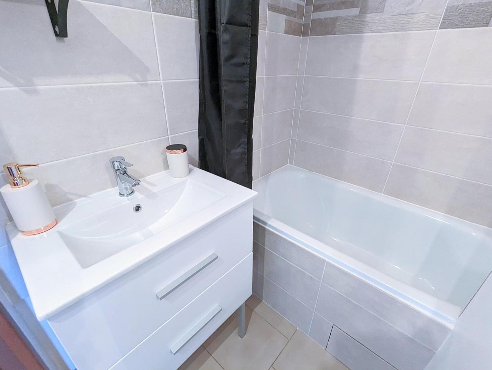 Appartement Au Calme + Parking Agde Extérieur photo